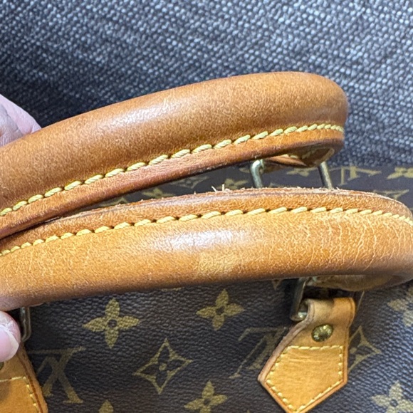 Louis Vuitton Speedy 35 Monogram Bag - Picture 15 of 16
